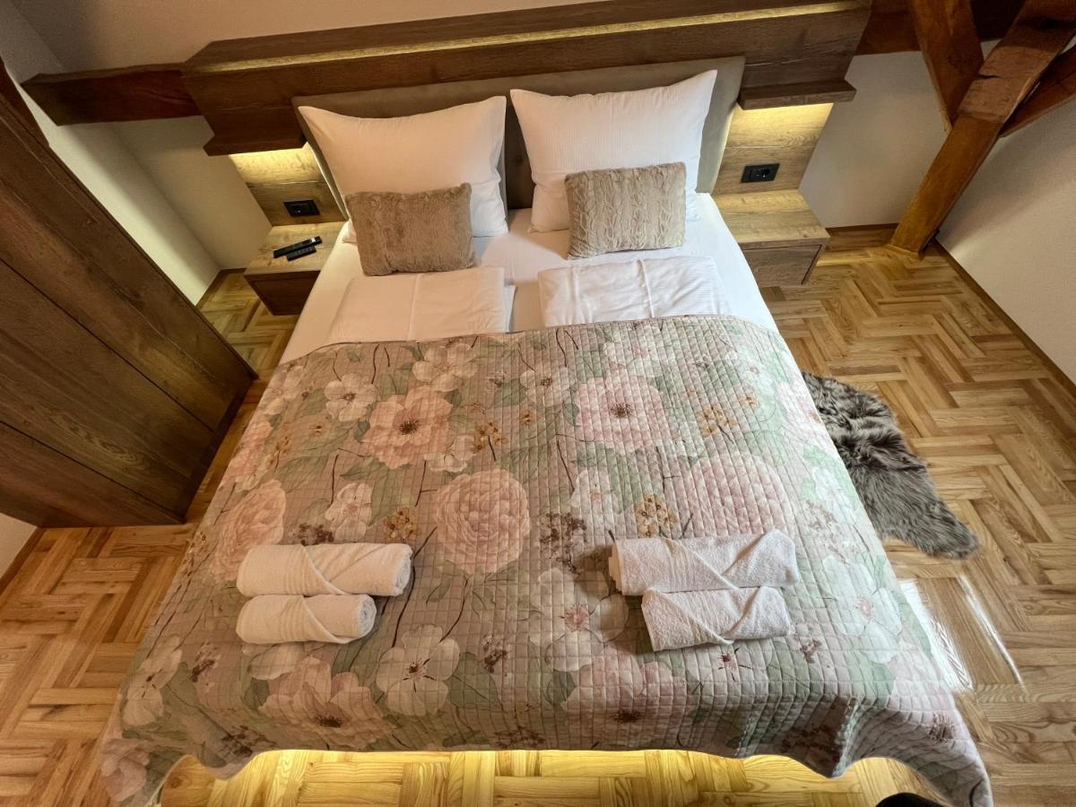 La Luna Rustic Deluxe Apartment With Free Jacuzzi, Bikes & Covered Parking Nasice Dış mekan fotoğraf