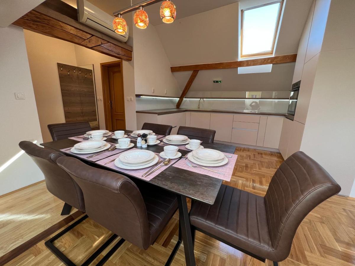 La Luna Rustic Deluxe Apartment With Free Jacuzzi, Bikes & Covered Parking Nasice Dış mekan fotoğraf