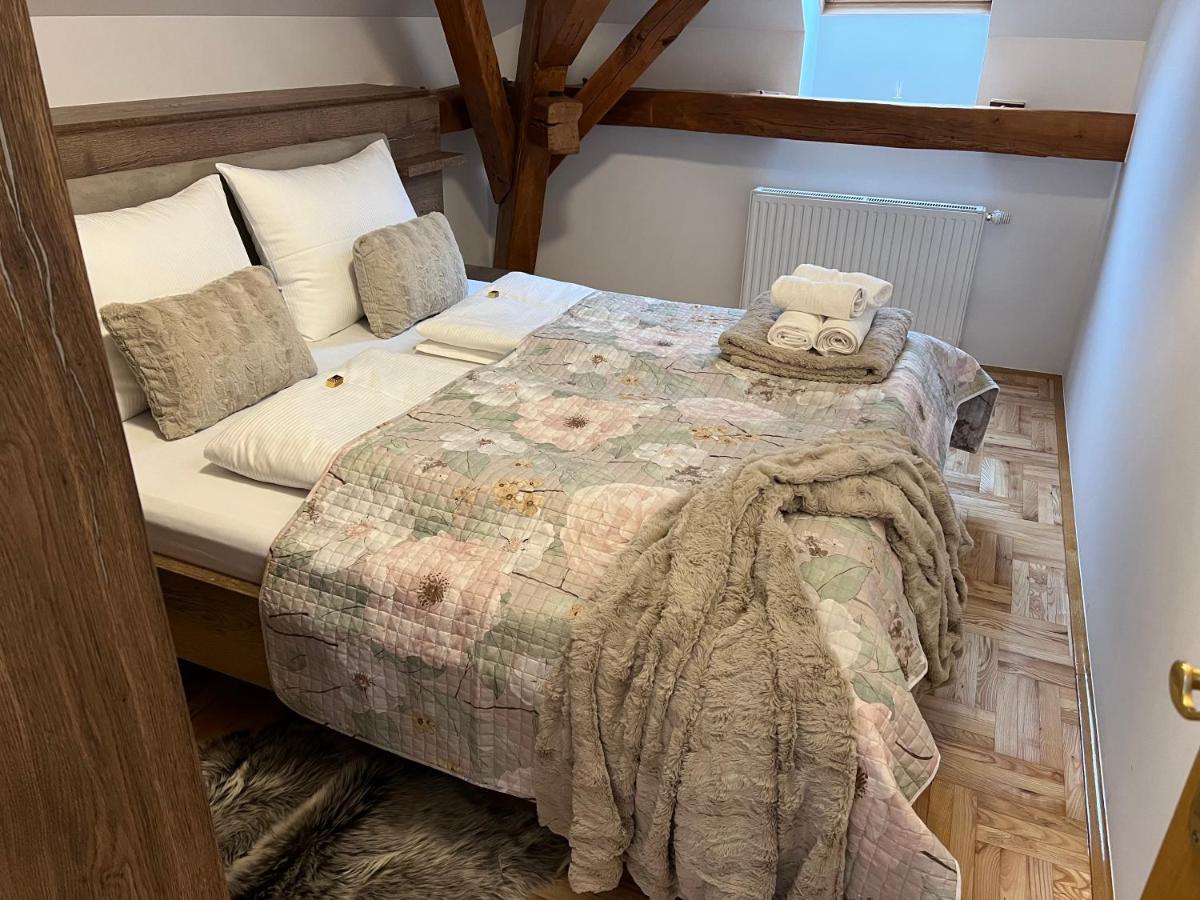 La Luna Rustic Deluxe Apartment With Free Jacuzzi, Bikes & Covered Parking Nasice Dış mekan fotoğraf